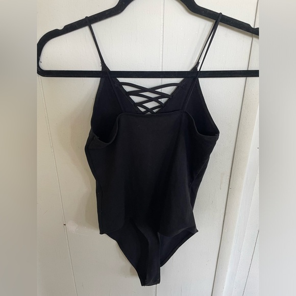 AMERICAN EAGLE BLACK V NECK CROSS THIN STRAP BODYSUIT XS - Picture 3 of 5